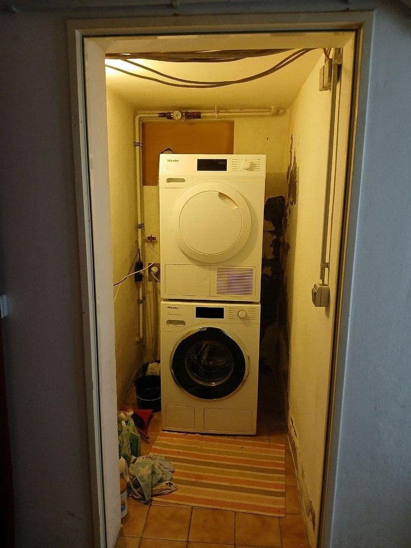 Predaj domu 277 m², pozemok 613 m², Niedernhausen, Hesensko Predaj domu 277 m², pozemok 613 m², Niedernhausen, Hesensko