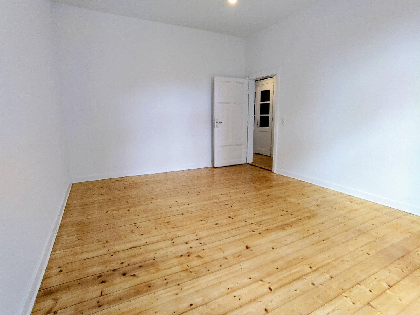 Predaj bytu 3-izbový 88 m², Frankfurt am Main, Hesensko Predaj bytu 3-izbový 88 m², Frankfurt am Main, Hesensko