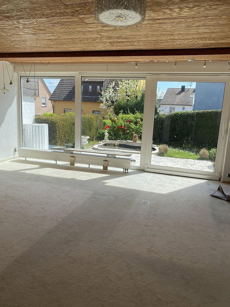 Predaj domu 122 m², pozemok 319 m², Untereisesheim, Bádensko-Wurttembersko Predaj domu 122 m², pozemok 319 m², Untereisesheim, Bádensko-Wurttembersko