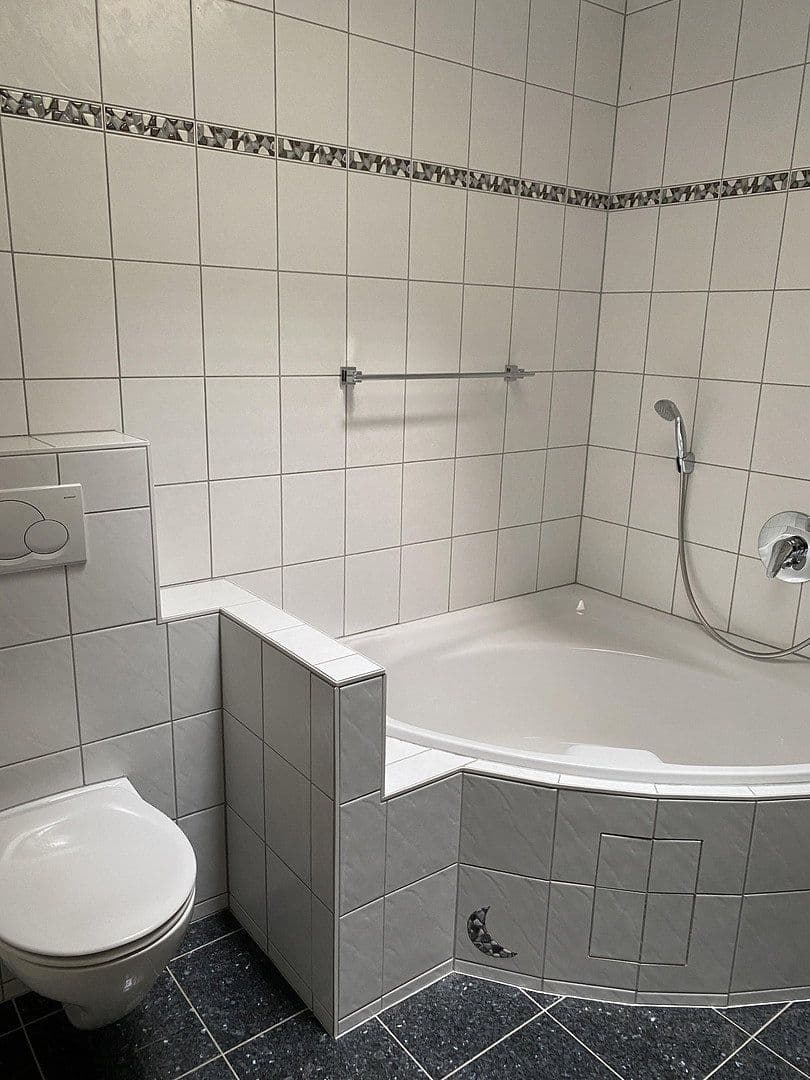 Predaj domu 122 m², pozemok 319 m², Untereisesheim, Bádensko-Wurttembersko Predaj domu 122 m², pozemok 319 m², Untereisesheim, Bádensko-Wurttembersko