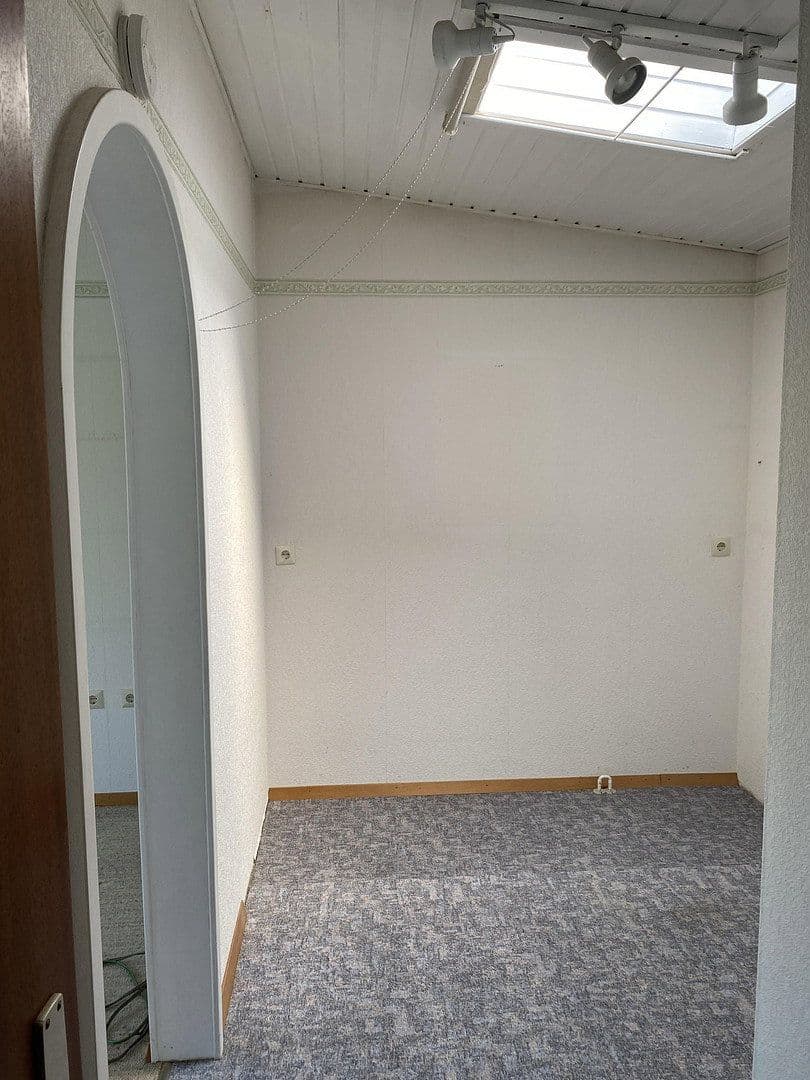 Predaj domu 122 m², pozemok 319 m², Untereisesheim, Bádensko-Wurttembersko Predaj domu 122 m², pozemok 319 m², Untereisesheim, Bádensko-Wurttembersko