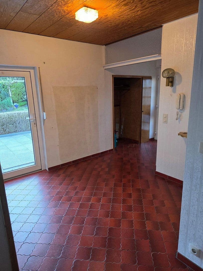 Predaj domu 122 m², pozemok 319 m², Untereisesheim, Bádensko-Wurttembersko Predaj domu 122 m², pozemok 319 m², Untereisesheim, Bádensko-Wurttembersko