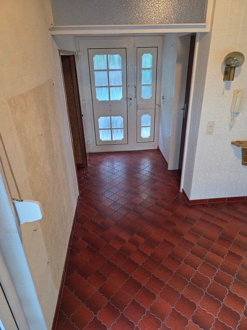 Predaj domu 122 m², pozemok 319 m², Untereisesheim, Bádensko-Wurttembersko Predaj domu 122 m², pozemok 319 m², Untereisesheim, Bádensko-Wurttembersko
