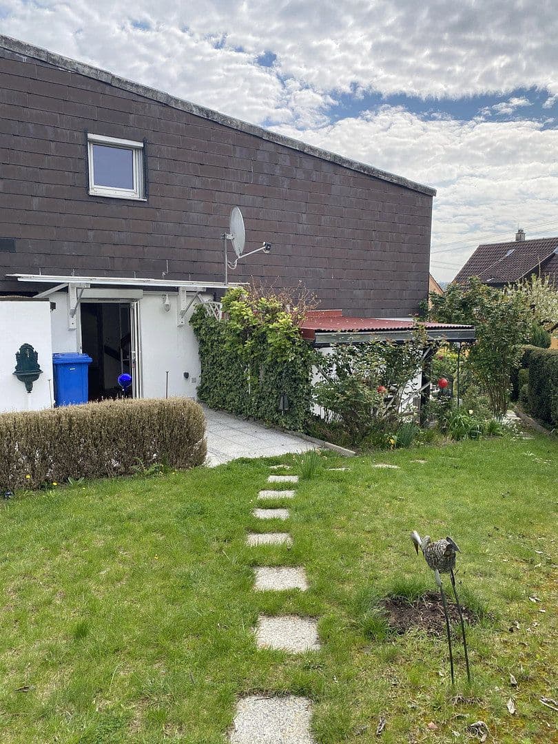 Predaj domu 122 m², pozemok 319 m², Untereisesheim, Bádensko-Wurttembersko Predaj domu 122 m², pozemok 319 m², Untereisesheim, Bádensko-Wurttembersko