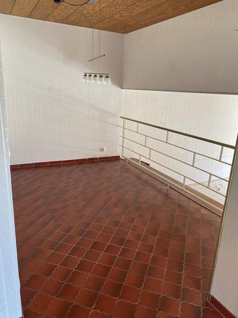 Predaj domu 122 m², pozemok 319 m², Untereisesheim, Bádensko-Wurttembersko Predaj domu 122 m², pozemok 319 m², Untereisesheim, Bádensko-Wurttembersko