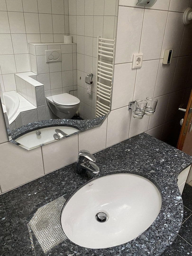 Predaj domu 122 m², pozemok 319 m², Untereisesheim, Bádensko-Wurttembersko Predaj domu 122 m², pozemok 319 m², Untereisesheim, Bádensko-Wurttembersko