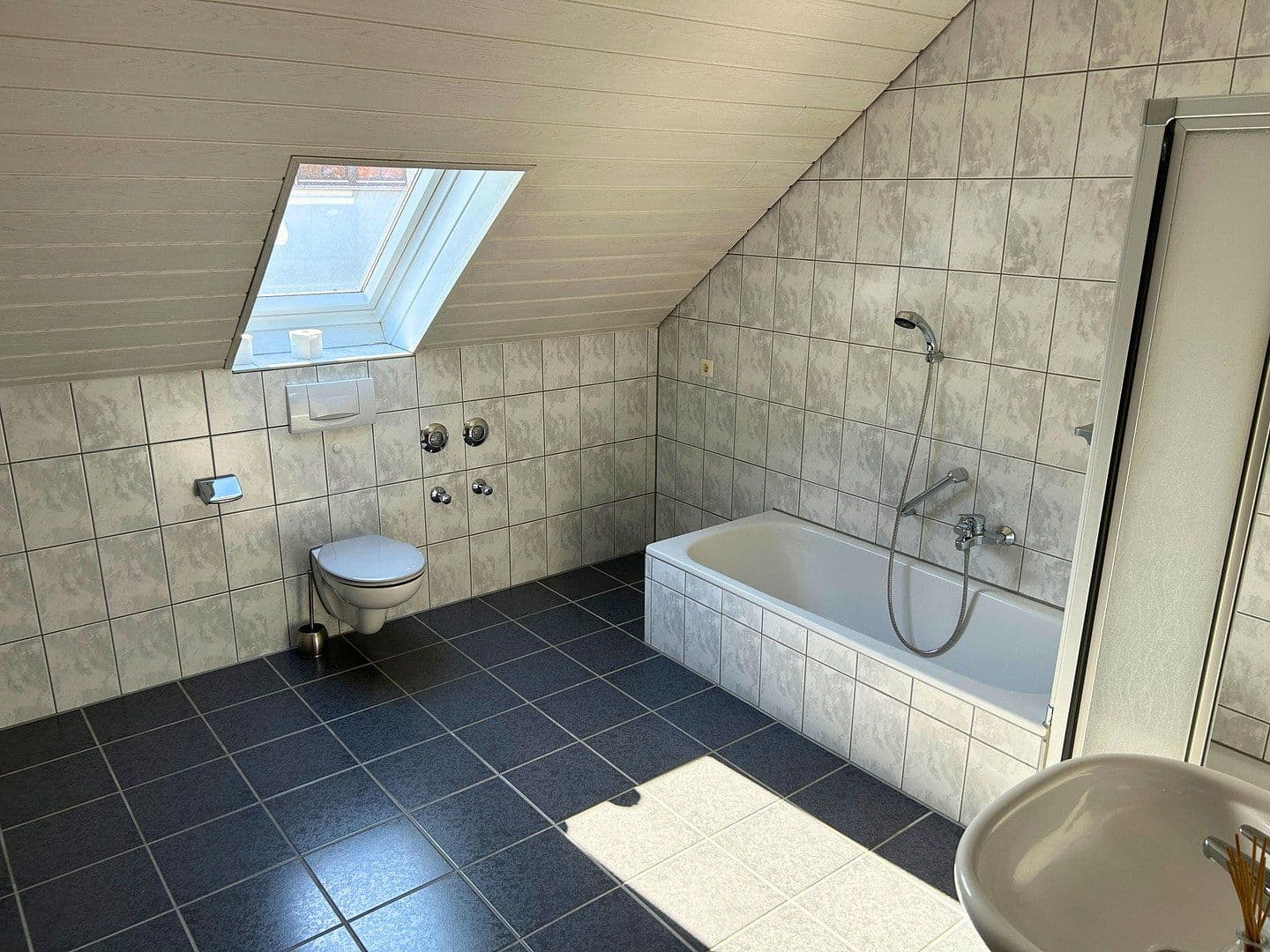 Prenájom bytu 3-izbový 85 m², Wüstenrot, Bádensko-Wurttembersko Prenájom bytu 3-izbový 85 m², Wüstenrot, Bádensko-Wurttembersko