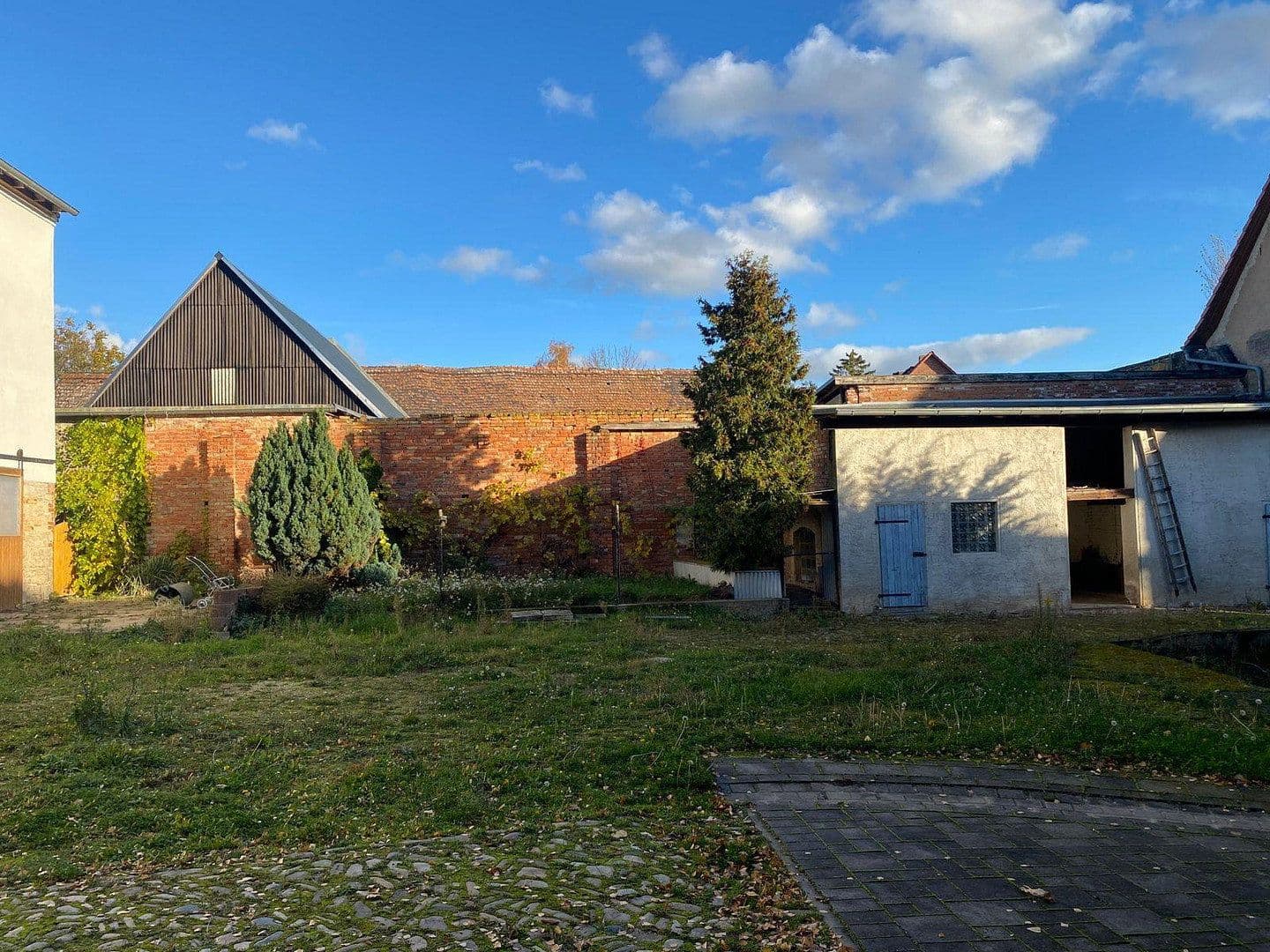 Predaj domu 260 m², pozemok 3.290 m², Nienburg (Saale), Sasko-Anhaltsko Predaj domu 260 m², pozemok 3.290 m², Nienburg (Saale), Sasko-Anhaltsko