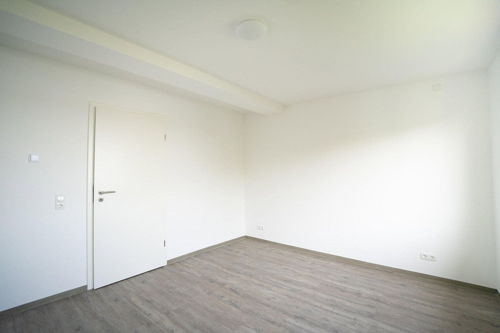Predaj domu 238 m², pozemok 1.866 m², Zerbst/Anhalt, Sasko-Anhaltsko Predaj domu 238 m², pozemok 1.866 m², Zerbst/Anhalt, Sasko-Anhaltsko