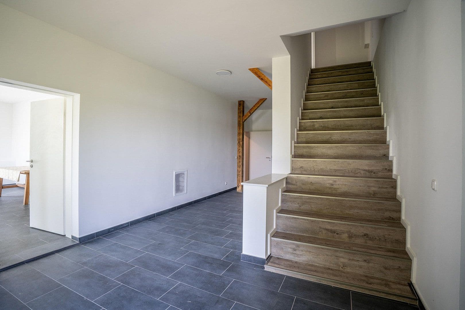 Predaj domu 238 m², pozemok 1.866 m², Zerbst/Anhalt, Sasko-Anhaltsko Predaj domu 238 m², pozemok 1.866 m², Zerbst/Anhalt, Sasko-Anhaltsko