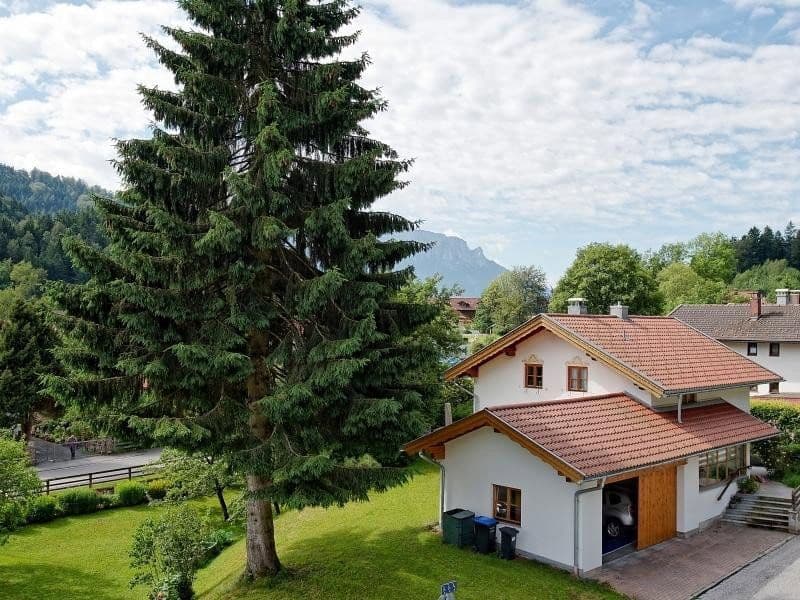 Predaj domu 330 m², pozemok 843 m², Kirchstrasse 22 / OT Sachrang, Aschau im Chiemgau, OT Sachrang, Bavorsko Predaj domu 330 m², pozemok 843 m², Kirchstrasse 22 / OT Sachrang, Aschau im Chiemgau, OT Sachrang, Bavorsko