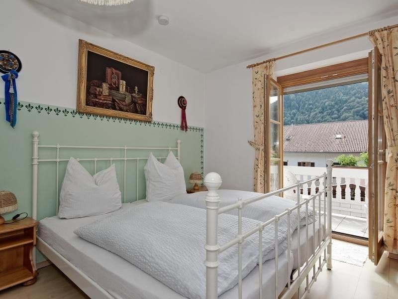 Predaj domu 330 m², pozemok 843 m², Kirchstrasse 22 / OT Sachrang, Aschau im Chiemgau, OT Sachrang, Bavorsko Predaj domu 330 m², pozemok 843 m², Kirchstrasse 22 / OT Sachrang, Aschau im Chiemgau, OT Sachrang, Bavorsko