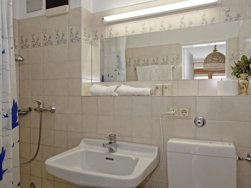 Predaj domu 330 m², pozemok 843 m², Kirchstrasse 22 / OT Sachrang, Aschau im Chiemgau, OT Sachrang, Bavorsko Predaj domu 330 m², pozemok 843 m², Kirchstrasse 22 / OT Sachrang, Aschau im Chiemgau, OT Sachrang, Bavorsko