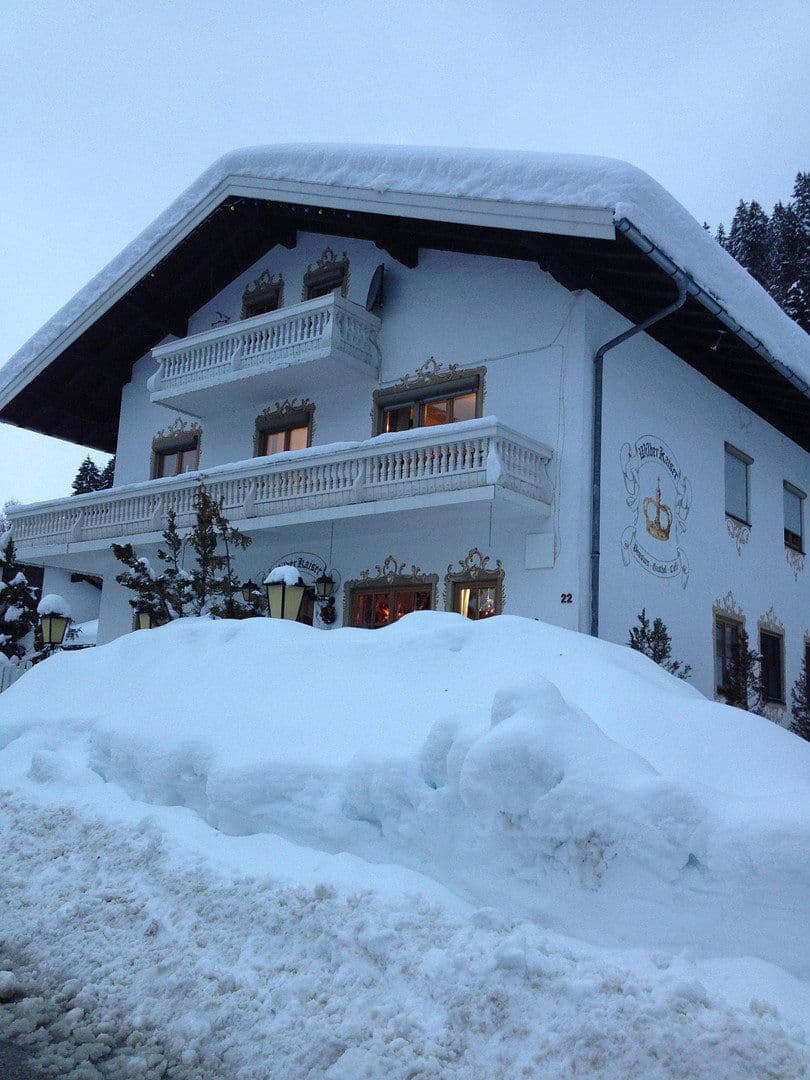 Predaj domu 330 m², pozemok 843 m², Kirchstrasse 22 / OT Sachrang, Aschau im Chiemgau, OT Sachrang, Bavorsko Predaj domu 330 m², pozemok 843 m², Kirchstrasse 22 / OT Sachrang, Aschau im Chiemgau, OT Sachrang, Bavorsko