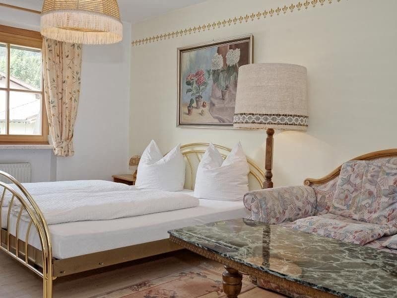 Predaj domu 330 m², pozemok 843 m², Kirchstrasse 22 / OT Sachrang, Aschau im Chiemgau, OT Sachrang, Bavorsko Predaj domu 330 m², pozemok 843 m², Kirchstrasse 22 / OT Sachrang, Aschau im Chiemgau, OT Sachrang, Bavorsko