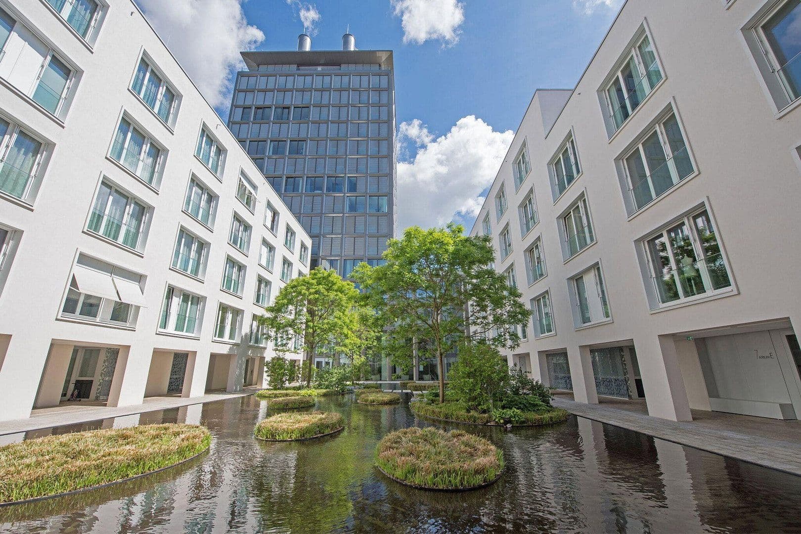 Prenájom bytu 2-izbový 60 m², München, Bavorsko Prenájom bytu 2-izbový 60 m², München, Bavorsko