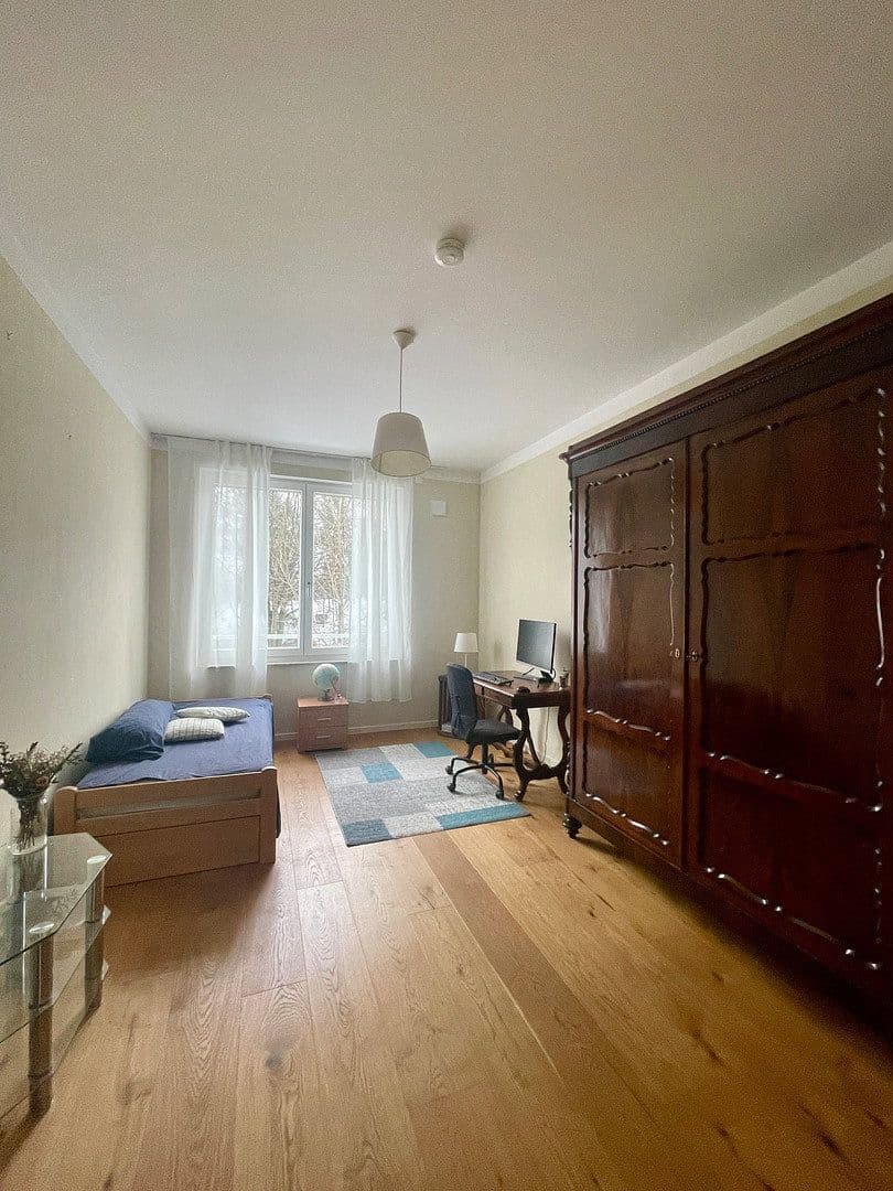 Prenájom bytu 4-izbový 124 m², Berlin, Berlín Prenájom bytu 4-izbový 124 m², Berlin, Berlín