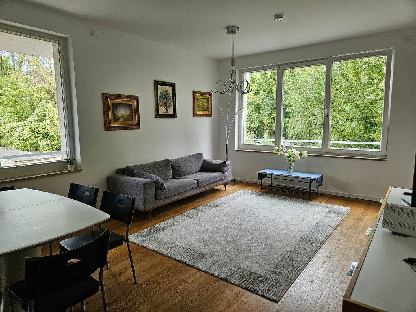 Prenájom bytu 4-izbový 124 m², Berlin, Berlín Prenájom bytu 4-izbový 124 m², Berlin, Berlín