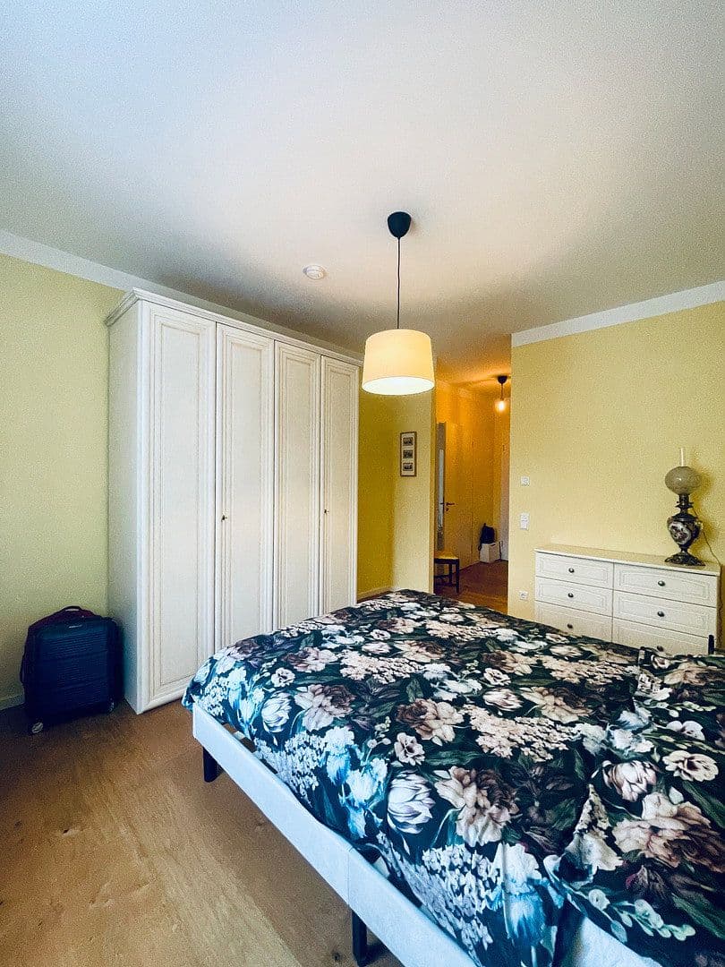 Prenájom bytu 4-izbový 124 m², Berlin, Berlín Prenájom bytu 4-izbový 124 m², Berlin, Berlín