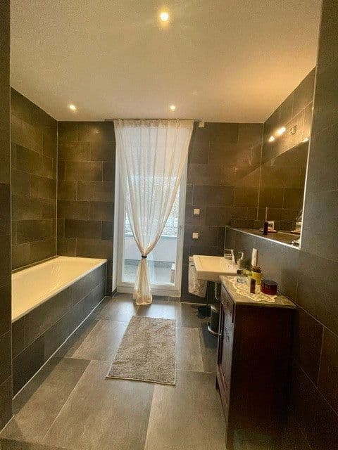 Prenájom bytu 4-izbový 124 m², Berlin, Berlín Prenájom bytu 4-izbový 124 m², Berlin, Berlín