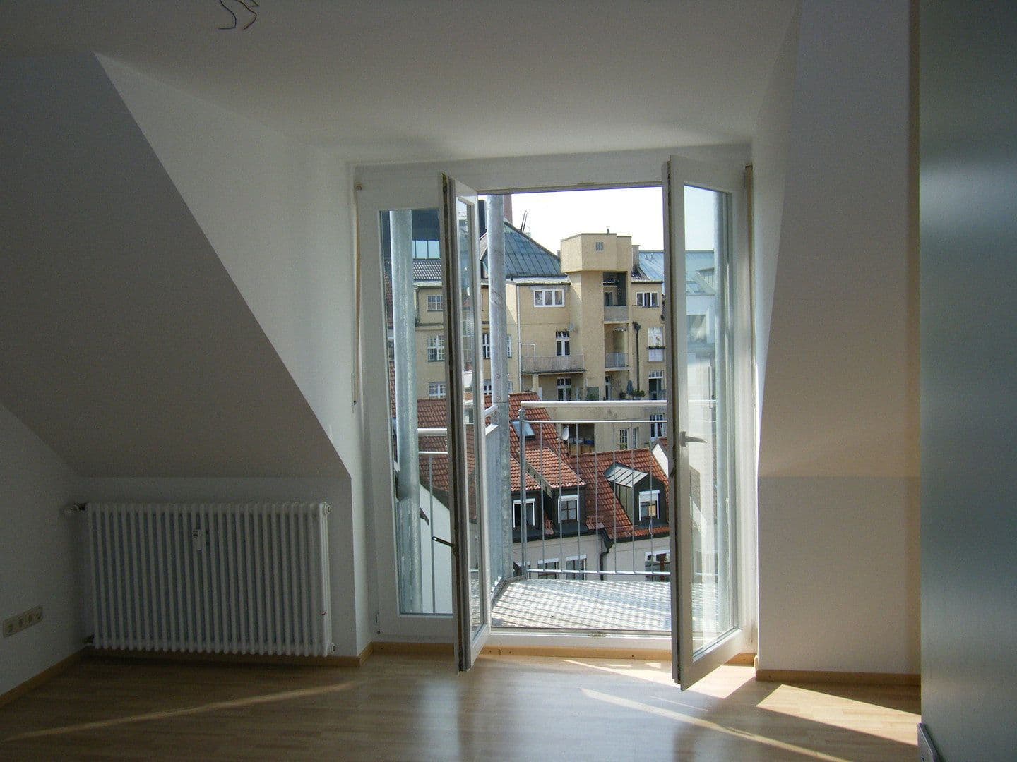 Predaj domu 824 m², pozemok 339 m², München, Bavorsko Predaj domu 824 m², pozemok 339 m², München, Bavorsko