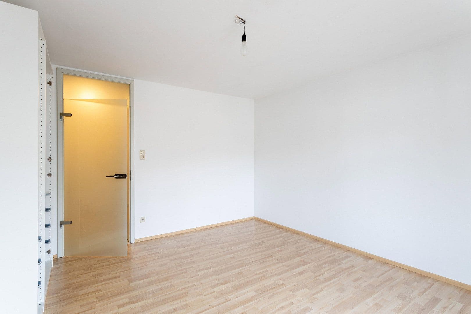 Predaj domu 824 m², pozemok 339 m², München, Bavorsko Predaj domu 824 m², pozemok 339 m², München, Bavorsko