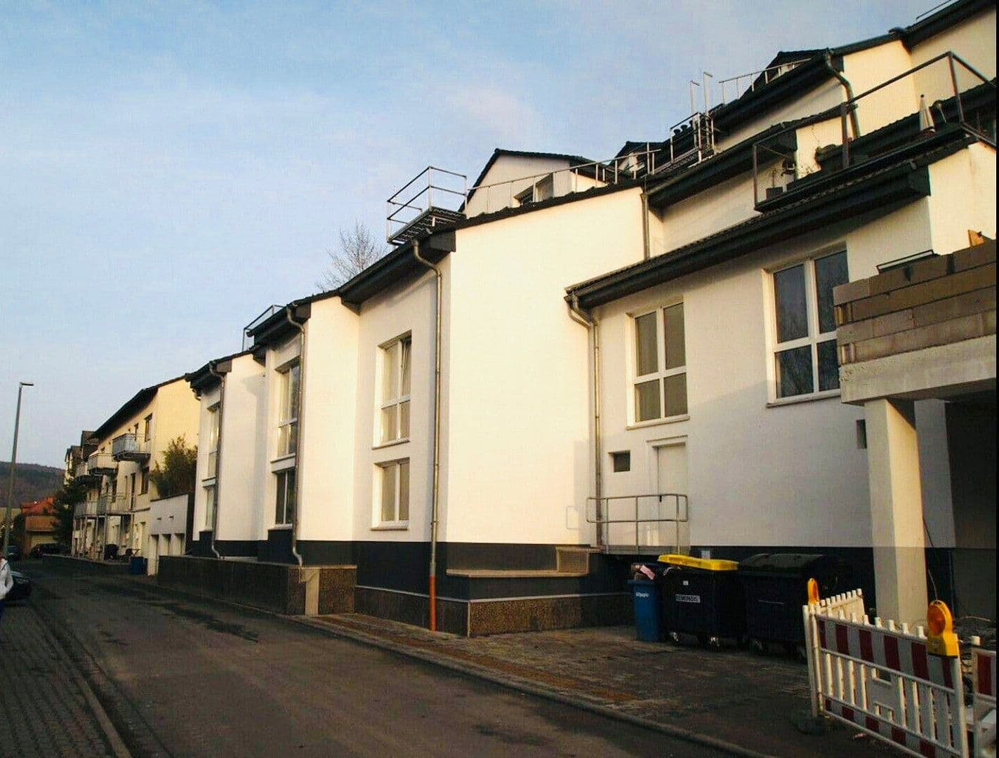 Prenájom bytu 3-izbový 140 m², Emsbach Str.38, Waldems, Hesensko Prenájom bytu 3-izbový 140 m², Emsbach Str.38, Waldems, Hesensko