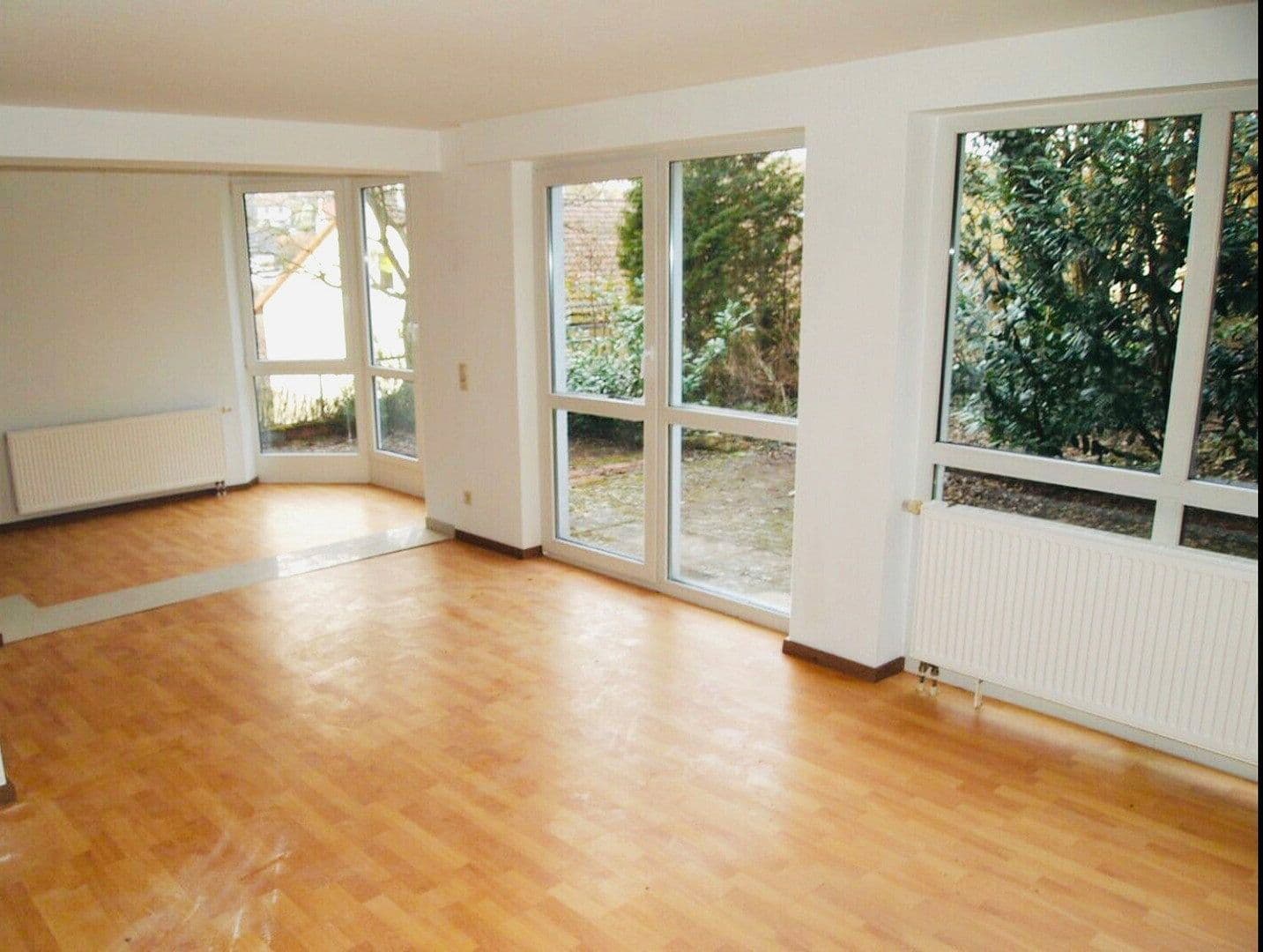 Prenájom bytu 3-izbový 140 m², Emsbach Str.38, Waldems, Hesensko Prenájom bytu 3-izbový 140 m², Emsbach Str.38, Waldems, Hesensko