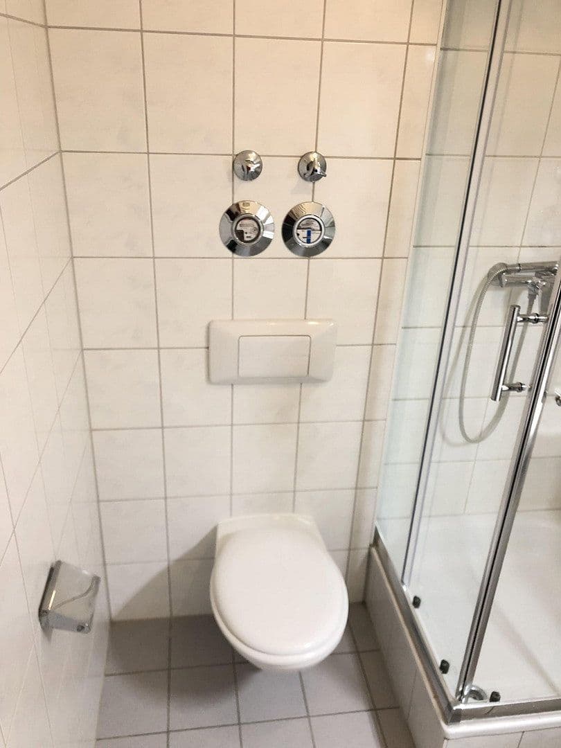 Prenájom bytu 3-izbový 140 m², Emsbach Str.38, Waldems, Hesensko Prenájom bytu 3-izbový 140 m², Emsbach Str.38, Waldems, Hesensko