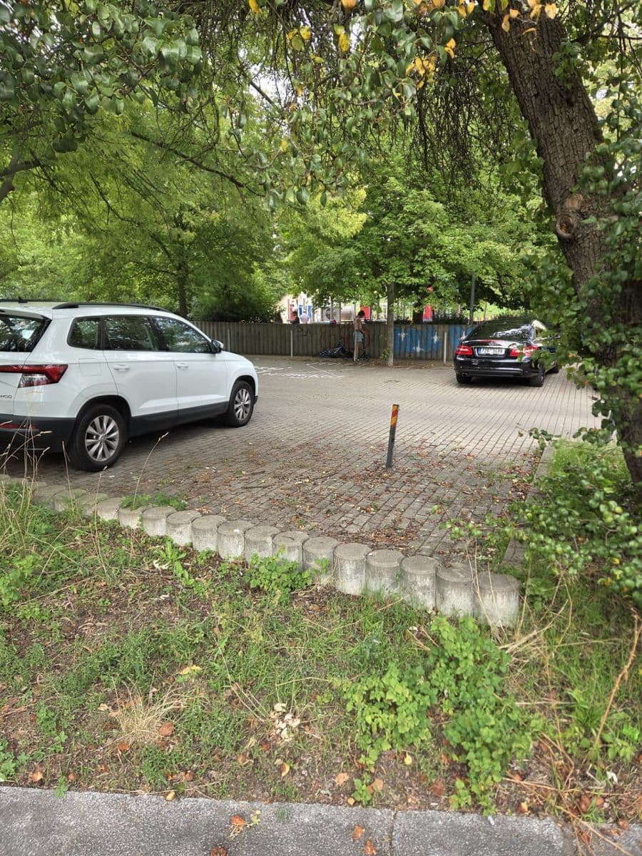 Prenájom garáže 18 m², Kudrnova, Praha, Praha Prenájom garáže 18 m², Kudrnova, Praha, Praha
