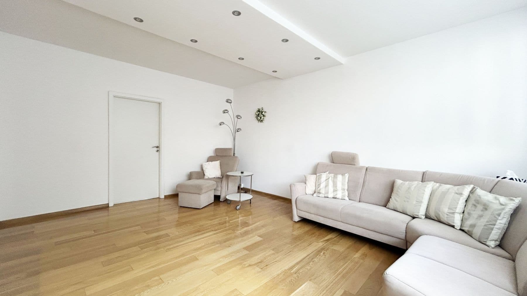 Prenájom bytu 3-izbový 69 m², Machatého, Praha, Praha Prenájom bytu 3-izbový 69 m², Machatého, Praha, Praha