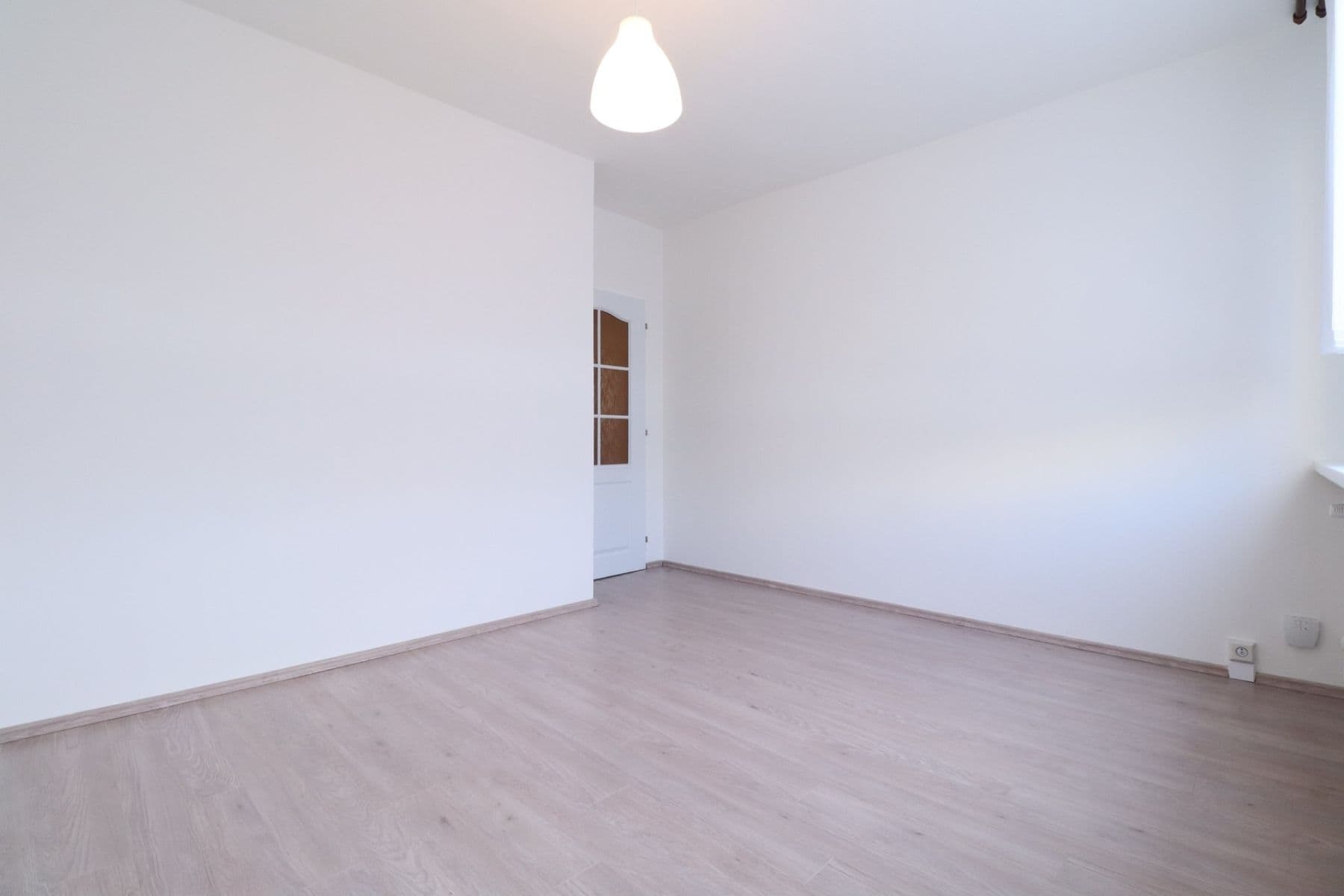 Prenájom bytu 3-izbový 72 m², Hnězdenská, Praha, Praha Prenájom bytu 3-izbový 72 m², Hnězdenská, Praha, Praha