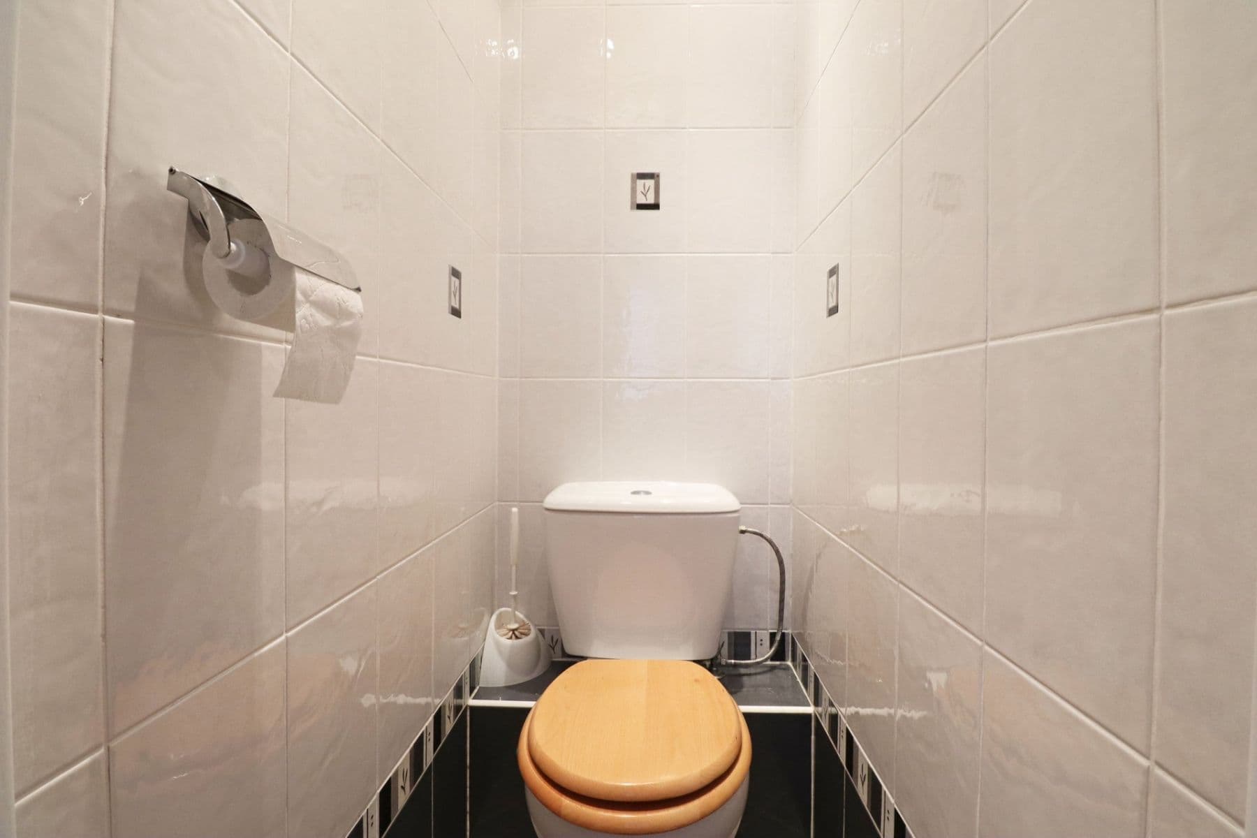 Prenájom bytu 3-izbový 72 m², Hnězdenská, Praha, Praha Prenájom bytu 3-izbový 72 m², Hnězdenská, Praha, Praha