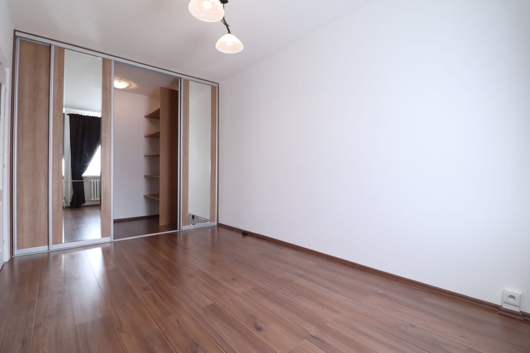 Prenájom bytu 3-izbový 72 m², Hnězdenská, Praha, Praha Prenájom bytu 3-izbový 72 m², Hnězdenská, Praha, Praha