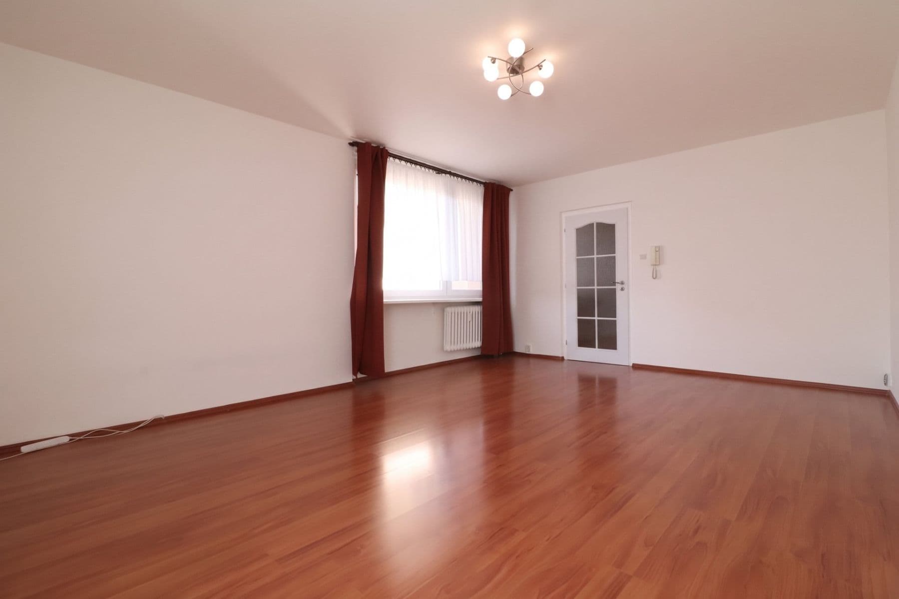 Prenájom bytu 3-izbový 72 m², Hnězdenská, Praha, Praha Prenájom bytu 3-izbový 72 m², Hnězdenská, Praha, Praha