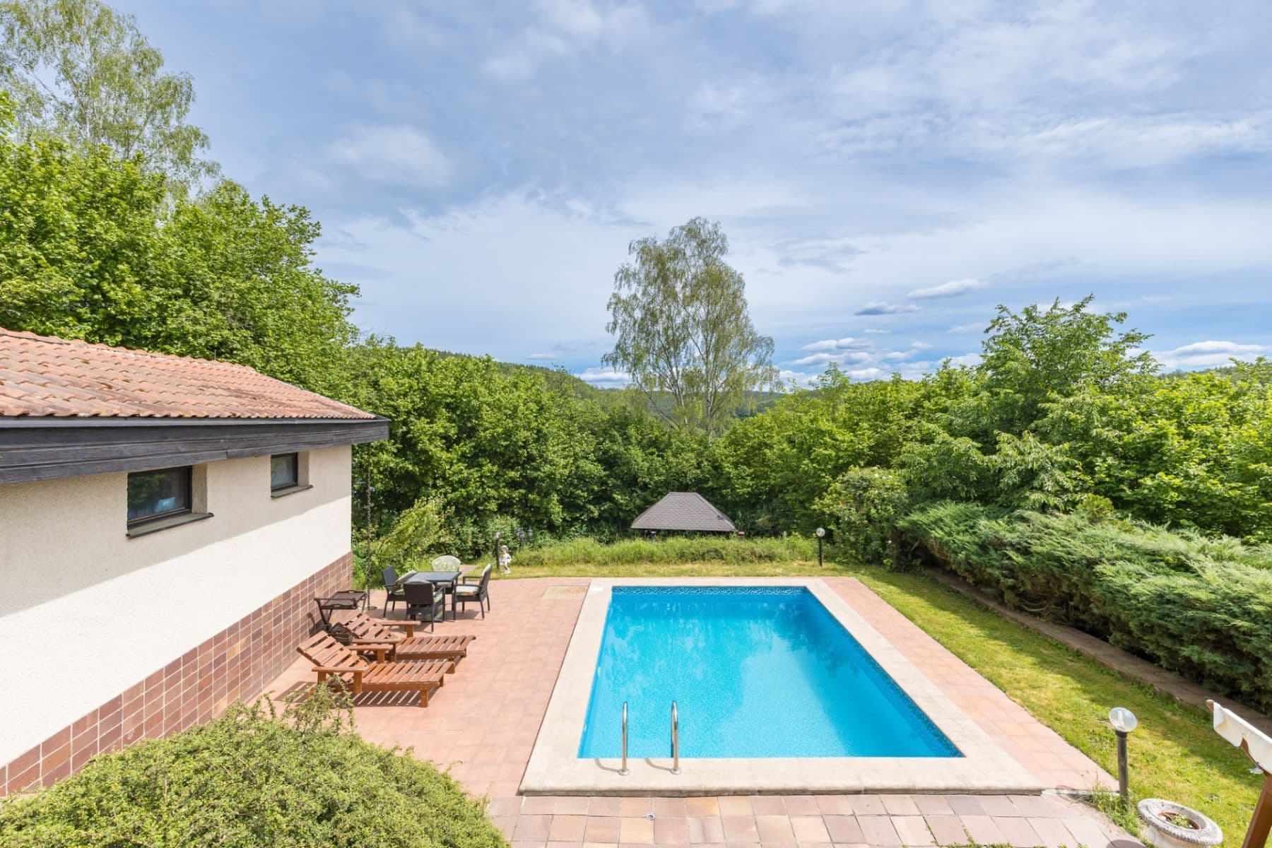 Predaj domu 145 m², pozemok 5.188 m², Medonosy, Středočeský kraj Predaj domu 145 m², pozemok 5.188 m², Medonosy, Středočeský kraj