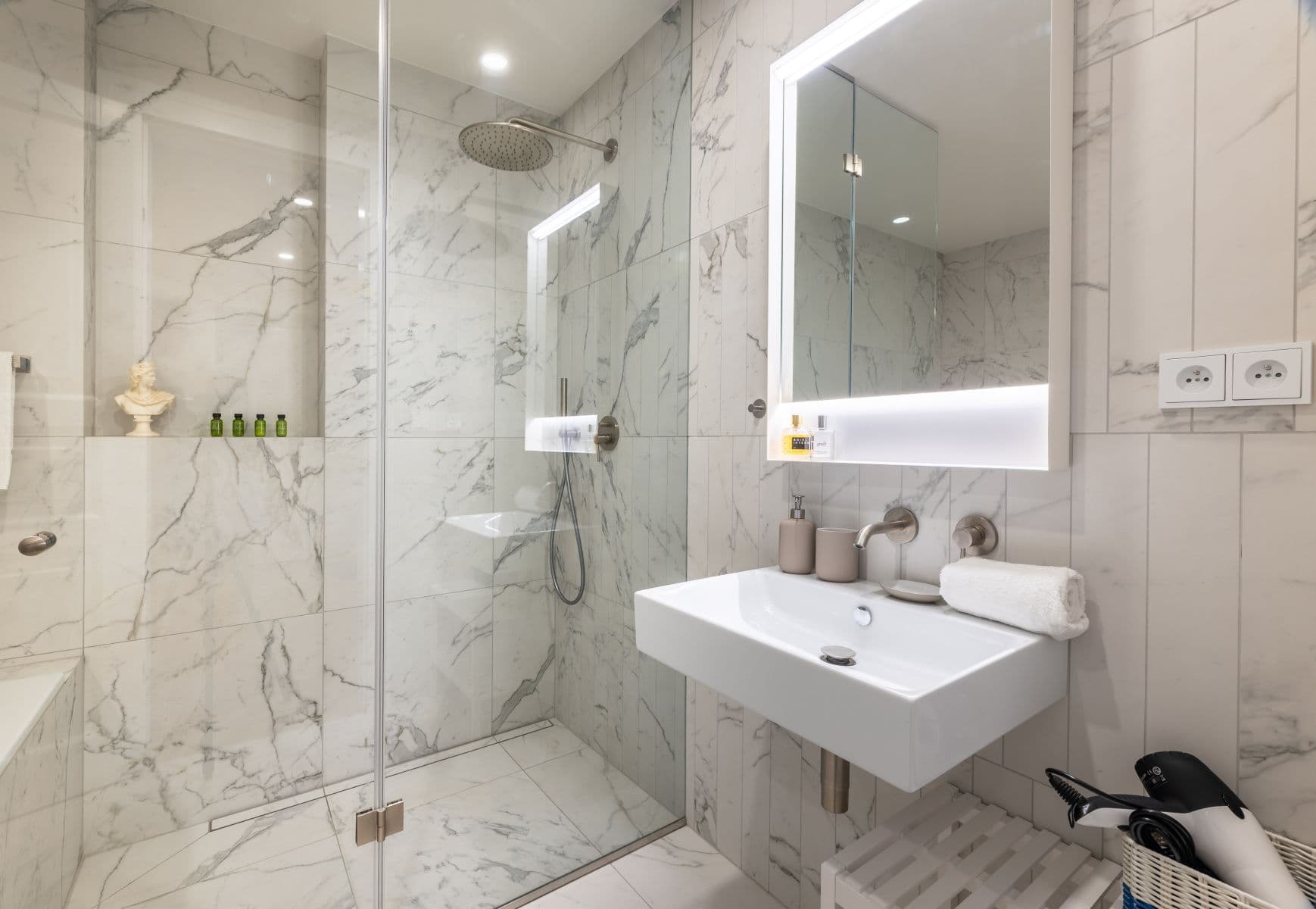 Prenájom bytu 60 m², Mánesova, Praha, Praha Prenájom bytu 60 m², Mánesova, Praha, Praha