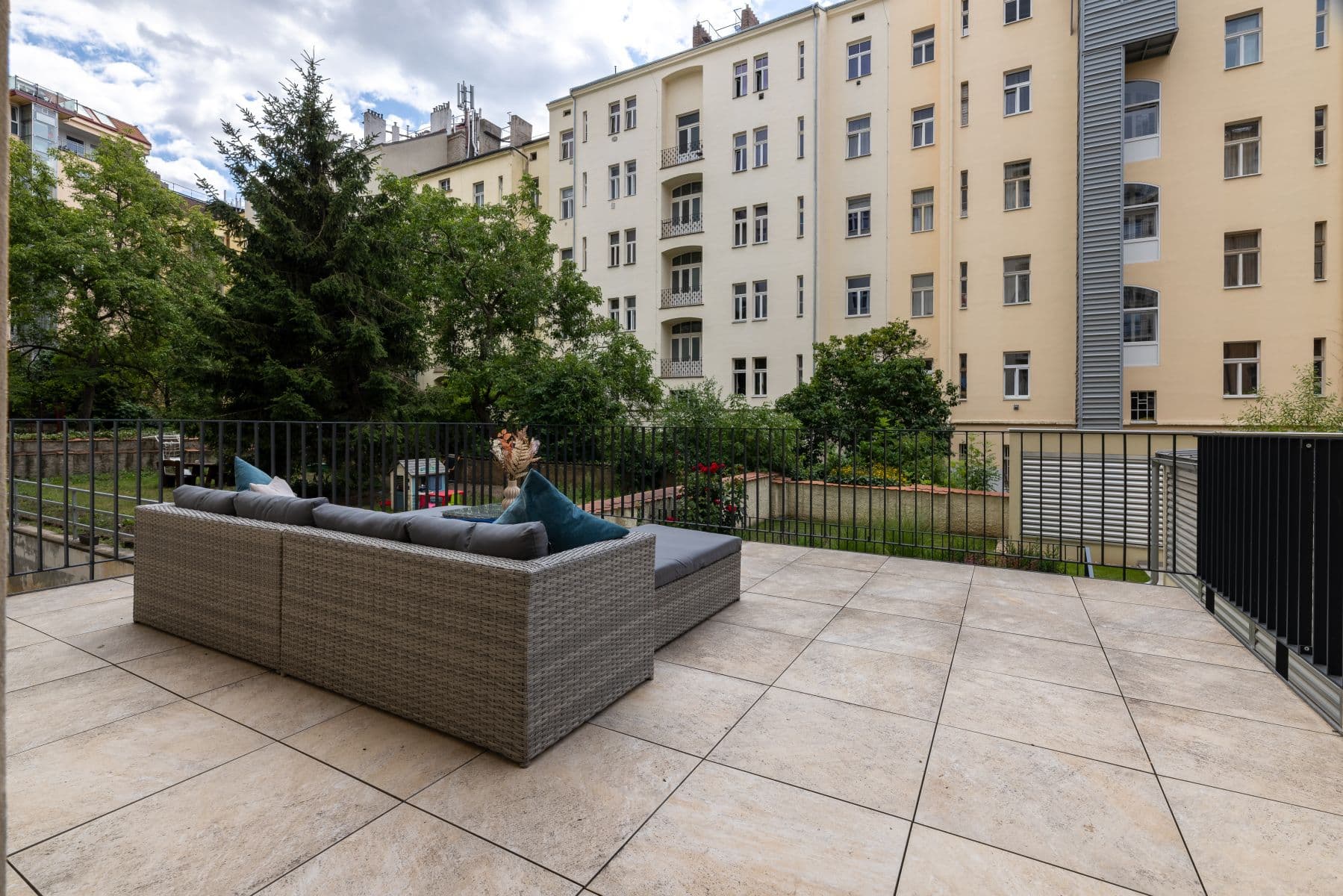Prenájom bytu 60 m², Mánesova, Praha, Praha Prenájom bytu 60 m², Mánesova, Praha, Praha