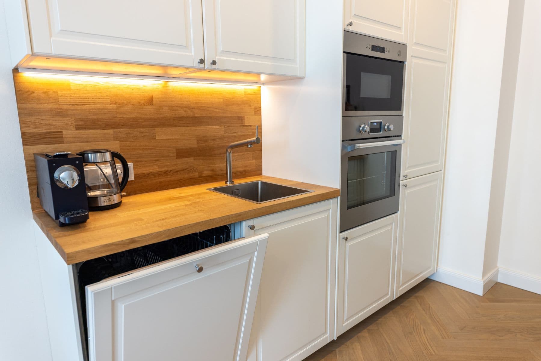 Prenájom bytu 60 m², Mánesova, Praha, Praha Prenájom bytu 60 m², Mánesova, Praha, Praha