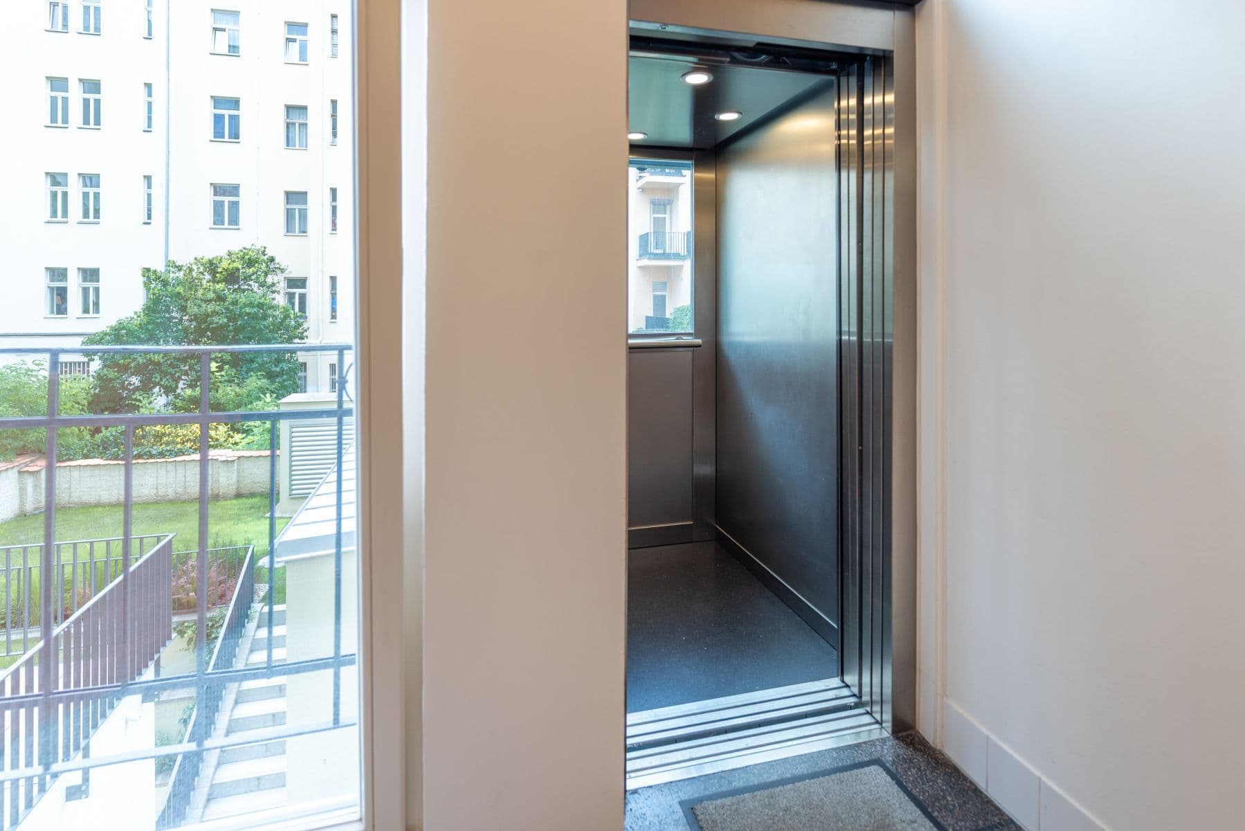 Prenájom bytu 60 m², Mánesova, Praha, Praha Prenájom bytu 60 m², Mánesova, Praha, Praha