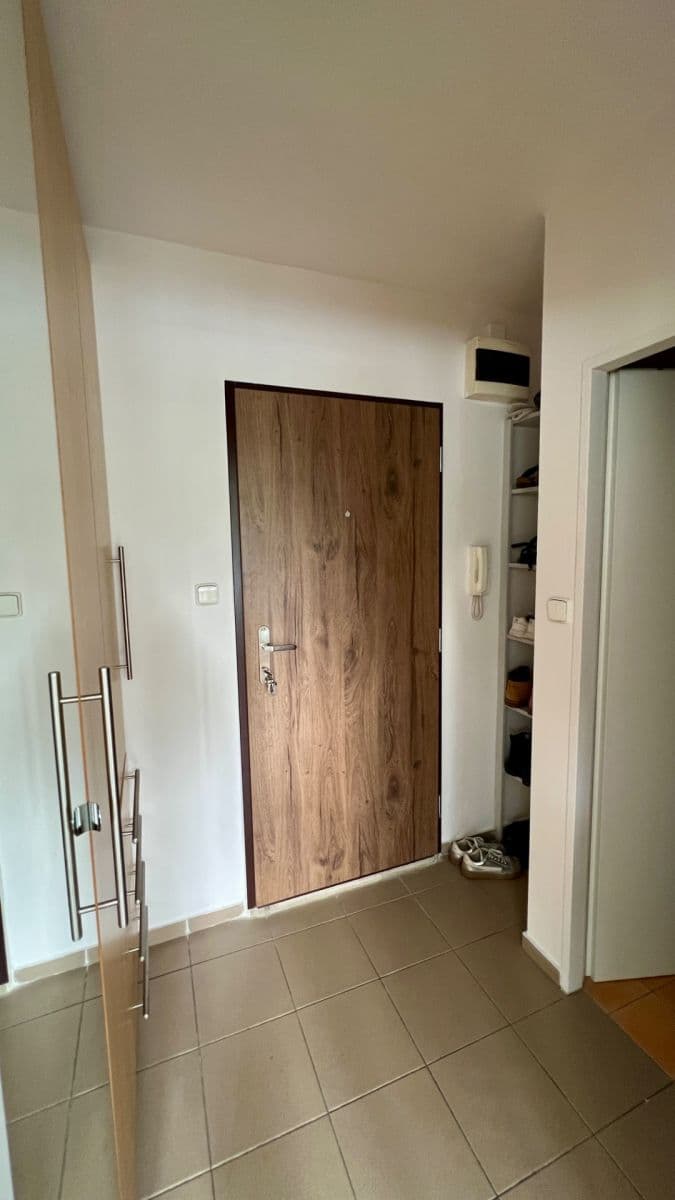 Prenájom bytu 1-izbový 30 m², Nekvasilova, Praha, Praha Prenájom bytu 1-izbový 30 m², Nekvasilova, Praha, Praha