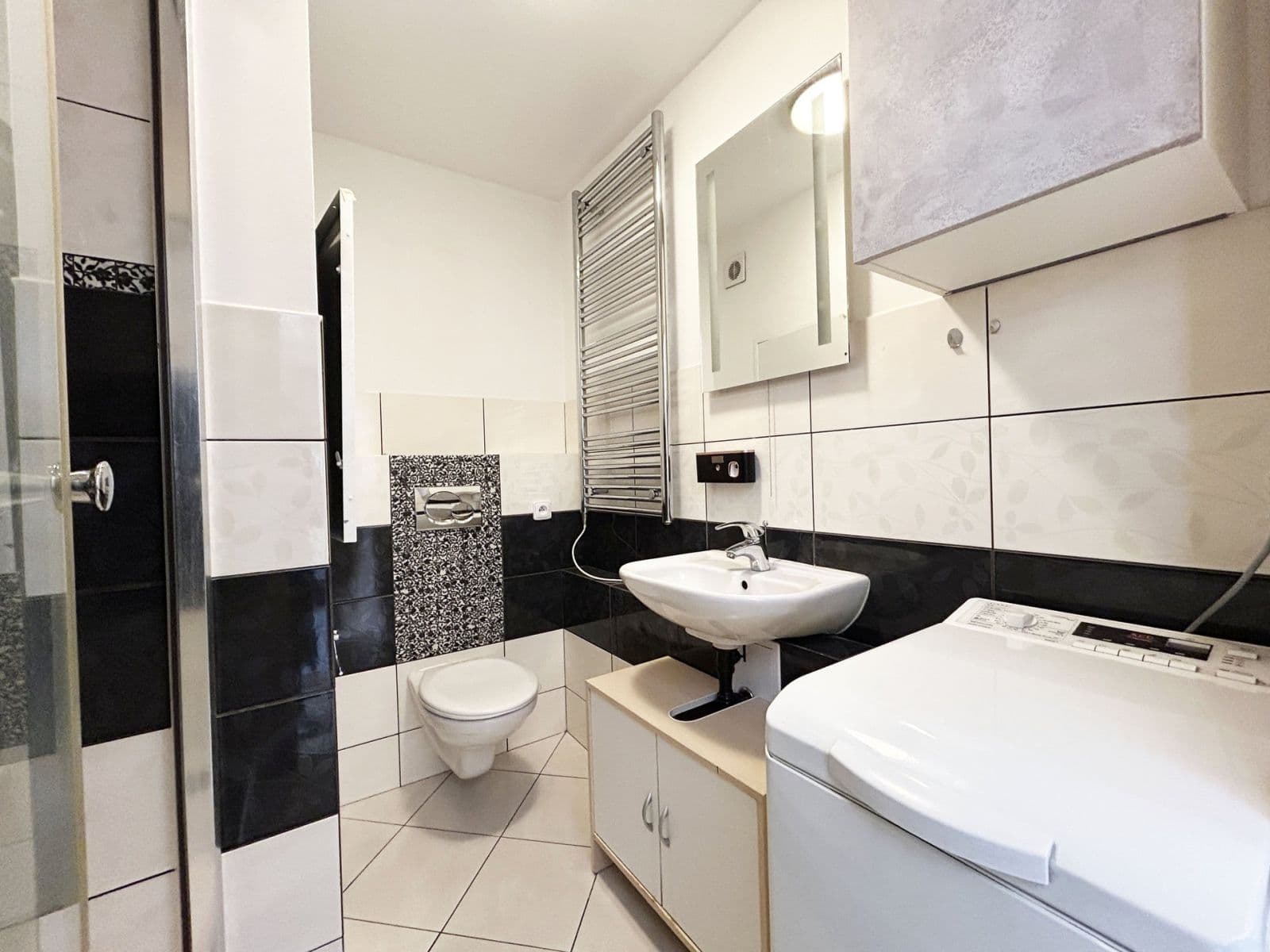 Prenájom bytu 2-izbový 36 m², Zvolská, Praha, Praha Prenájom bytu 2-izbový 36 m², Zvolská, Praha, Praha