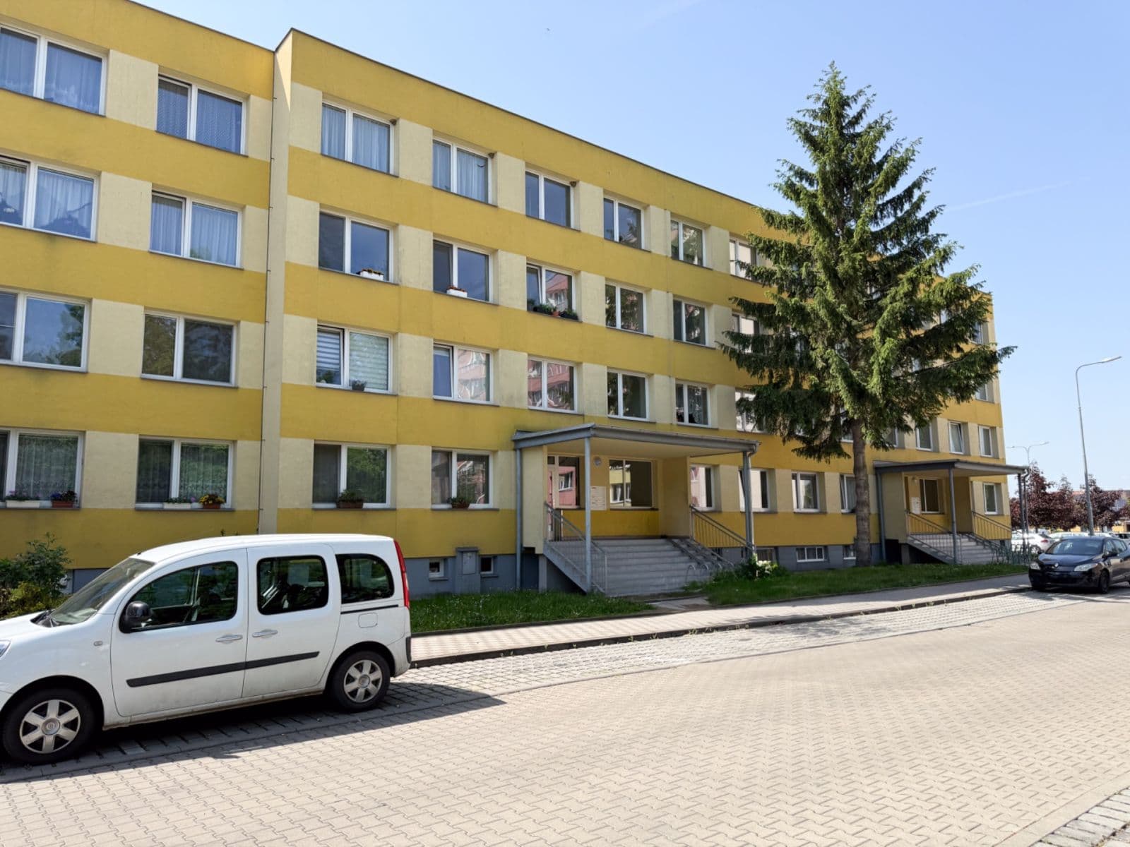 Predaj bytu 3-izbový 74 m², Karla Čapka, Nymburk, Středočeský kraj Predaj bytu 3-izbový 74 m², Karla Čapka, Nymburk, Středočeský kraj