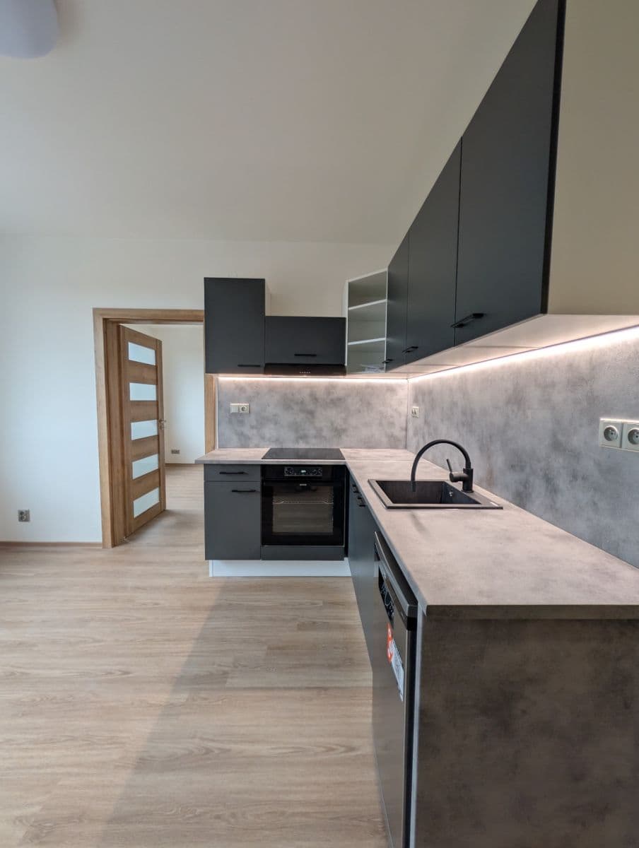 Prenájom bytu 2-izbový 36 m², Kazimírova, Praha, Praha Prenájom bytu 2-izbový 36 m², Kazimírova, Praha, Praha