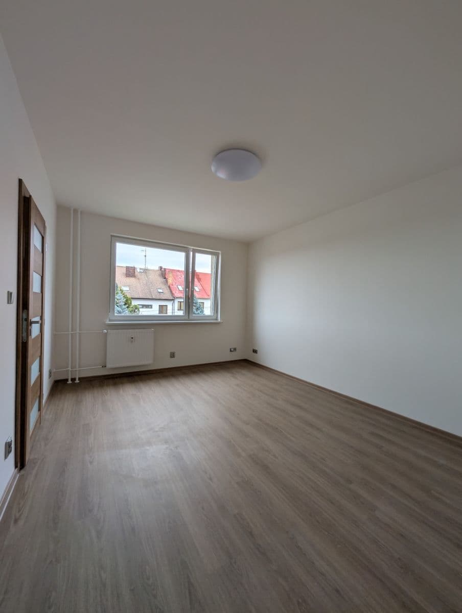 Prenájom bytu 2-izbový 36 m², Kazimírova, Praha, Praha Prenájom bytu 2-izbový 36 m², Kazimírova, Praha, Praha