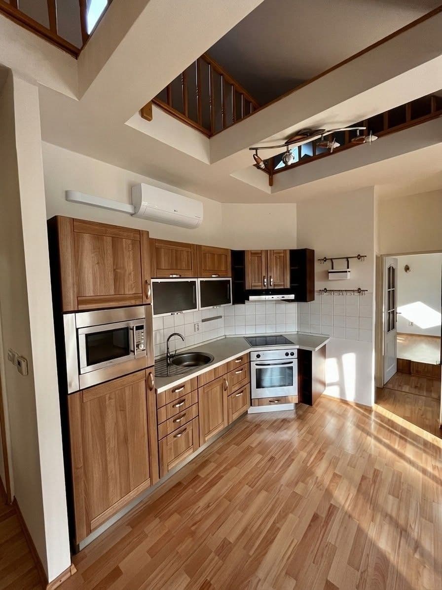 Prenájom bytu 2-izbový 52 m², Kováků, Praha, Praha Prenájom bytu 2-izbový 52 m², Kováků, Praha, Praha