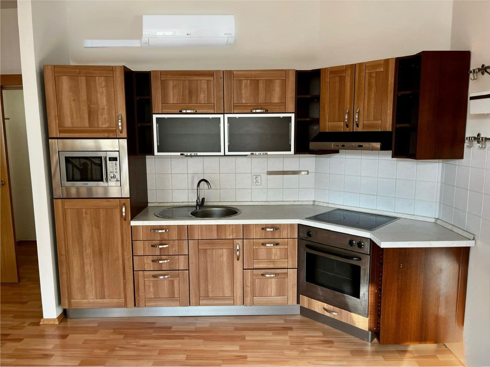 Prenájom bytu 2-izbový 52 m², Kováků, Praha, Praha Prenájom bytu 2-izbový 52 m², Kováků, Praha, Praha