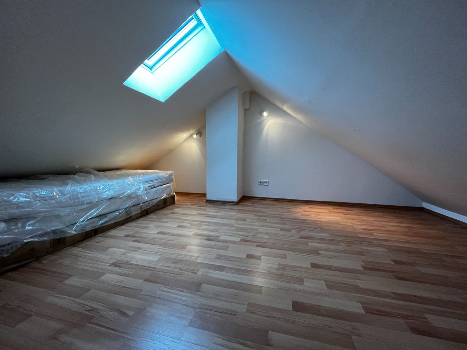 Prenájom bytu 2-izbový 52 m², Kováků, Praha, Praha Prenájom bytu 2-izbový 52 m², Kováků, Praha, Praha