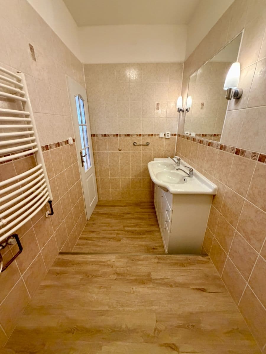 Prenájom bytu 2-izbový 52 m², Kováků, Praha, Praha Prenájom bytu 2-izbový 52 m², Kováků, Praha, Praha