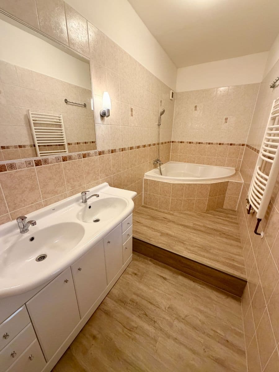 Prenájom bytu 2-izbový 52 m², Kováků, Praha, Praha Prenájom bytu 2-izbový 52 m², Kováků, Praha, Praha